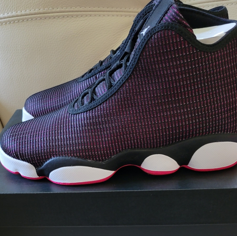 COPY - Youth Jordan Horizon GG High Top Sneakers; Size 6.5Y.
